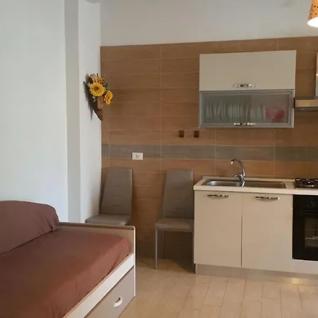 Dreizimmerwohnung Mit Veranda Und Garten *