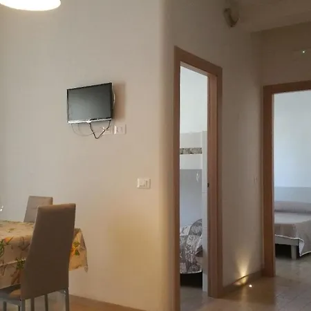 Apartment Dreizimmerwohnung Mit Veranda Und Garten