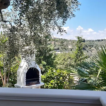 Dreizimmerwohnung Mit Veranda Und Garten
